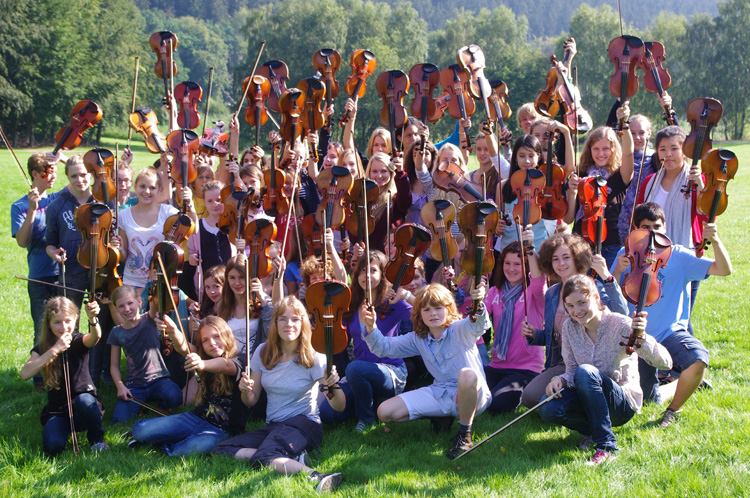 alle Orchester-Violinen und -Bratschen